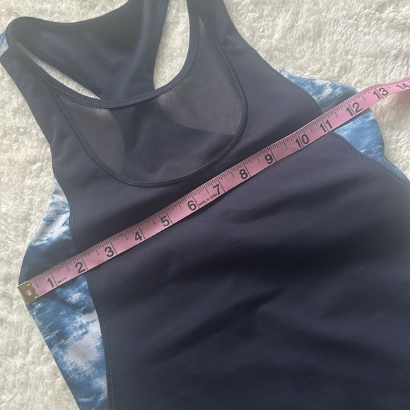 Lululemon Women’s‎ 4 Blue Tie Dye Racerback Athletic Running Gym Mesh Tank Top - Picture 7 of 11